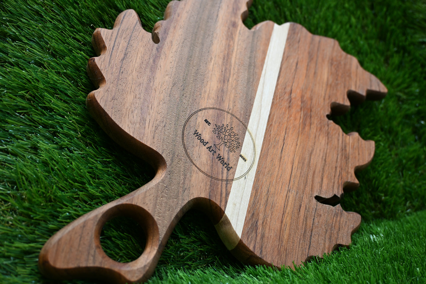 Leaf-Shaped Serving Board – Jatoba & Oak