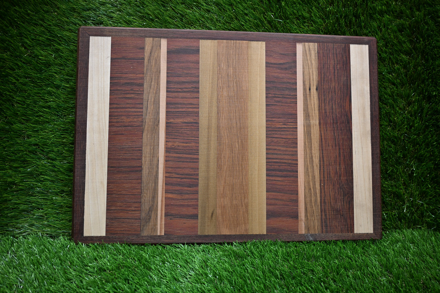 Handcrafted Chopping Board – Mixed Hardwood