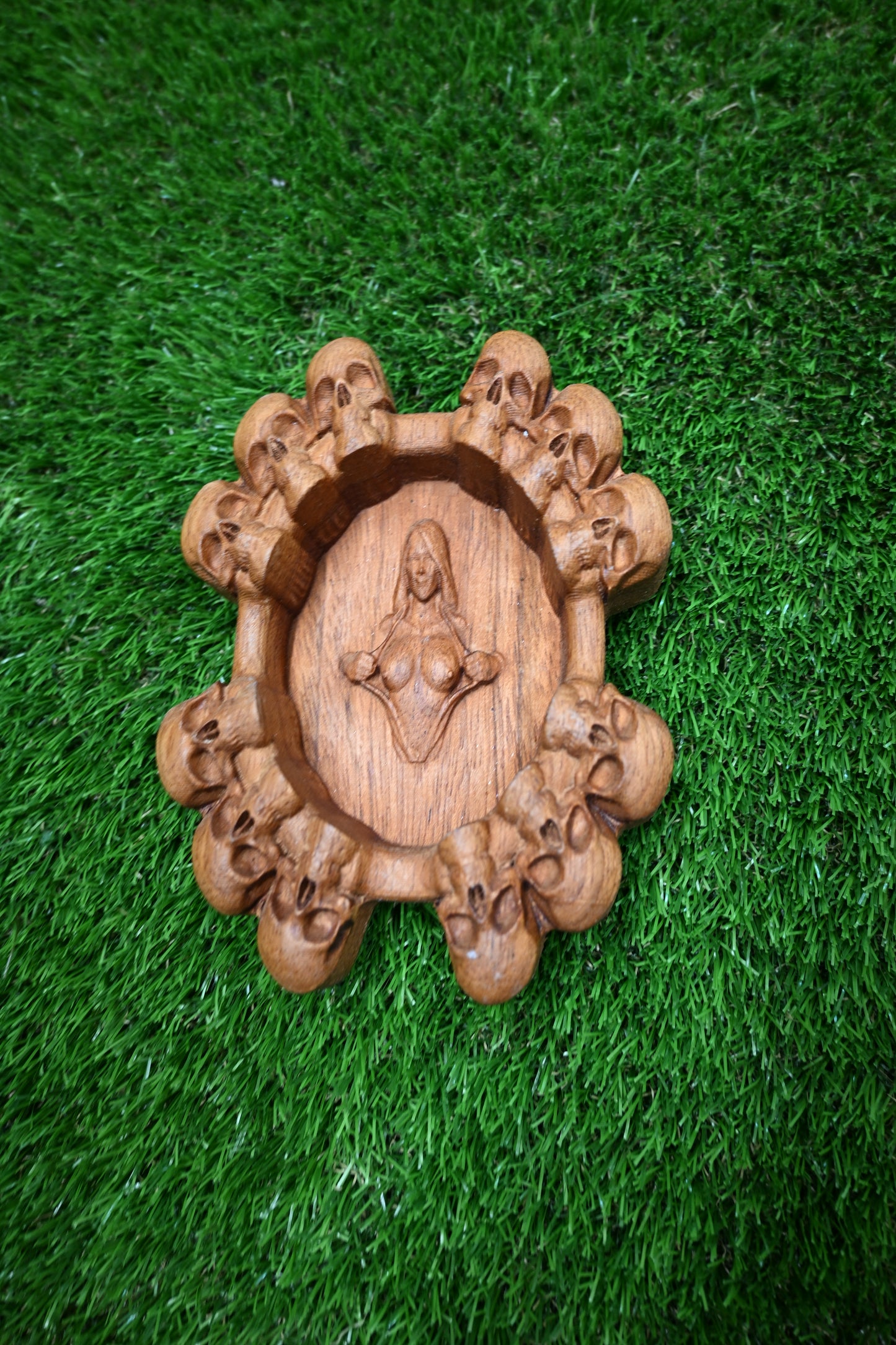 Wooden Ashtray – Carved Decorative Design