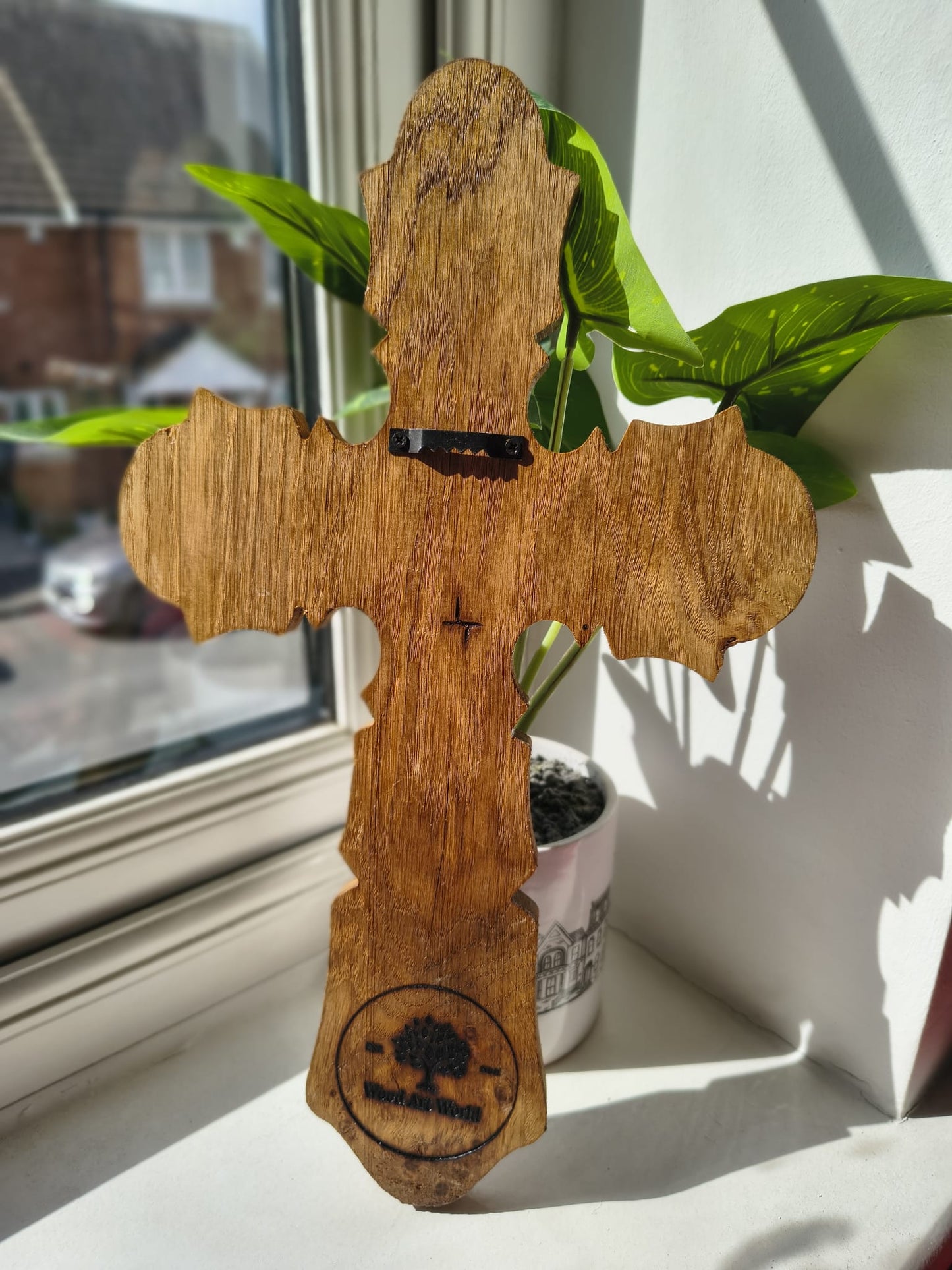 Carved Oak Cross – A Symbol of Faith and Spiritual Strength