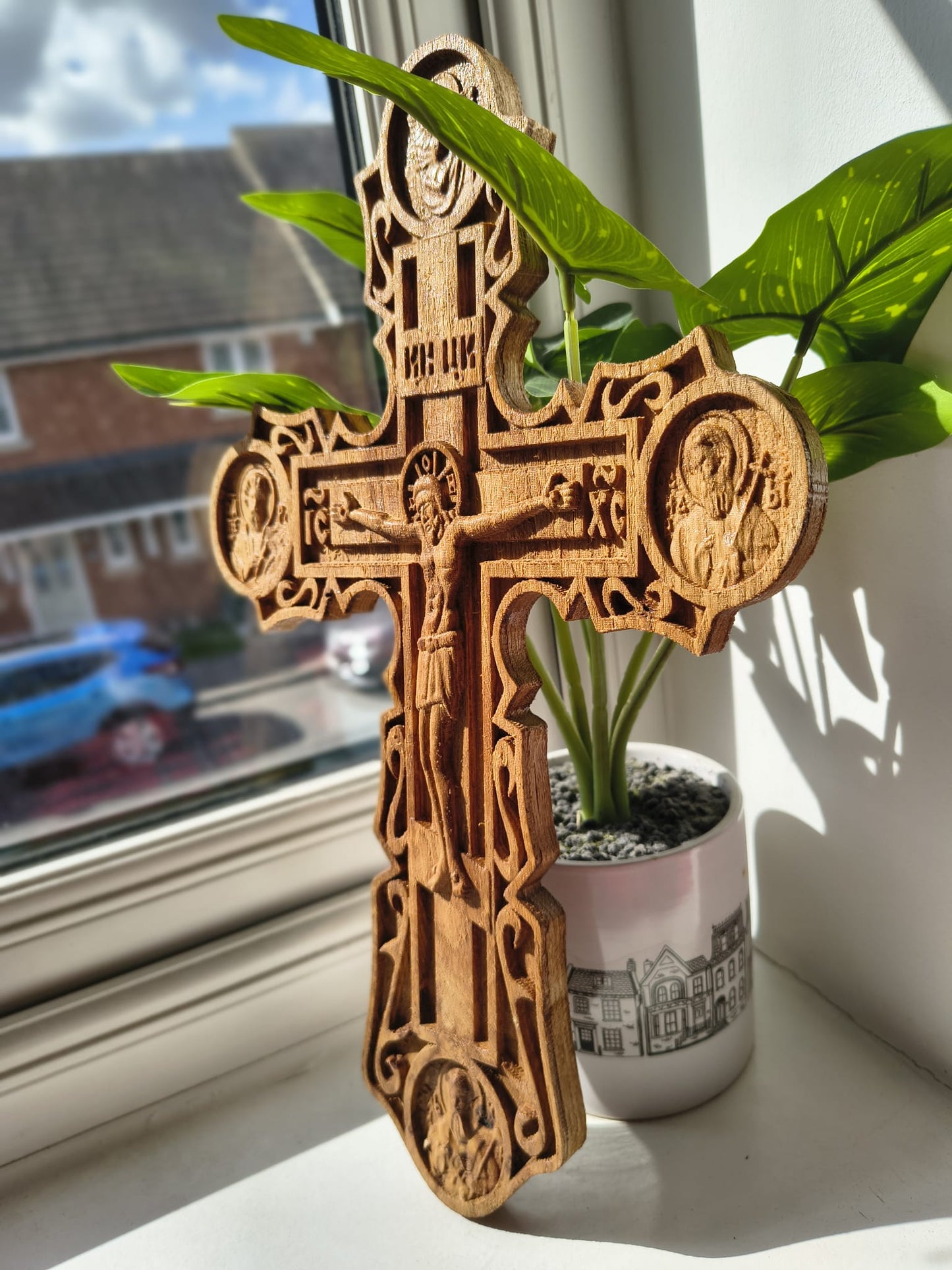 Carved Oak Cross – A Symbol of Faith and Spiritual Strength
