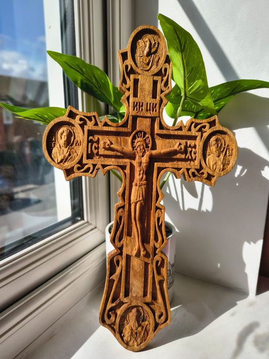 Carved Oak Cross – A Symbol of Faith and Spiritual Strength